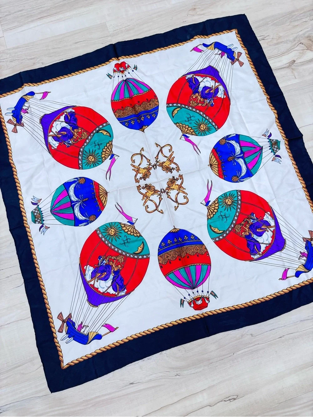 Vintage Hot air balloon Scarf balloon motifs square